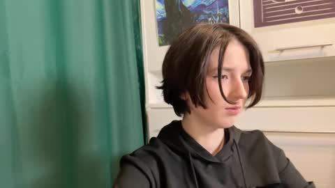 Snapshot of vireiax chatting on 01/07/26, 07:49 Vireia online show from 01/07/26, 07:49