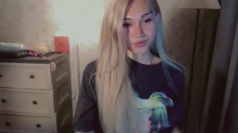 Pearl online show from 11/21/25, 04:44