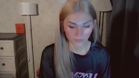 Pearl online show from 11/25/25, 03:50