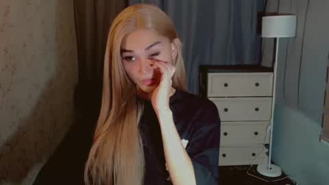 Pearl online show from 12/04/25, 03:27