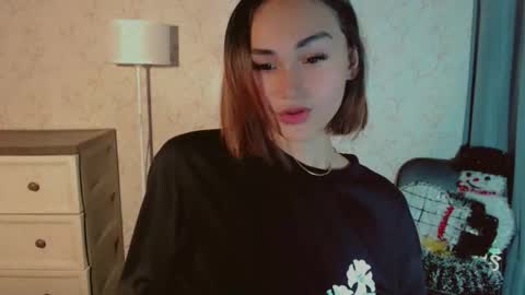 Pearl online show from 12/16/25, 02:49