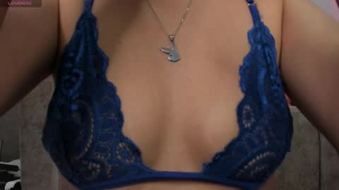 Snapshot of virgiwilk chatting on 11/06/25, 04:02 Jane online show from 11/06/25, 04:02