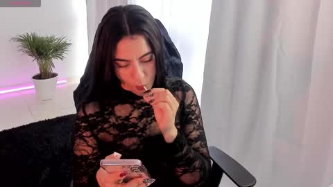 Lu online show from 11/08/25, 08:51