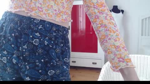 Snapshot of visceratio chatting on 03/09/25, 02:10 Visceratio online show from 03/09/25, 02:10