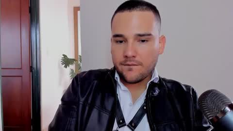 Snapshot of vito_ferrero chatting on 01/15/25, 03:50 Vito Ferrer online show from 01/15/25, 03:50