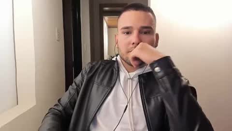 Snapshot of vito_ferrero chatting on 02/14/25, 01:02 Vito Ferrer online show from 02/14/25, 01:02
