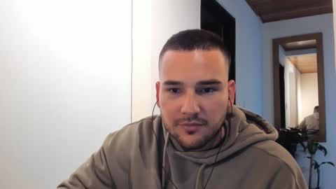 Snapshot of vito_ferrero chatting on 02/16/25, 01:58 Vito Ferrer online show from 02/16/25, 01:58