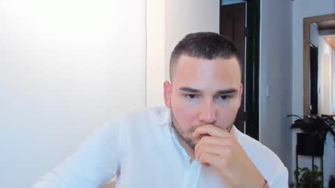 Snapshot of vito_ferrero chatting on 02/19/25, 01:18 Vito Ferrer online show from 02/19/25, 01:18