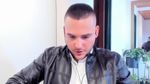 Snapshot of vito_ferrero chatting on 02/28/25, 07:35 Vito Ferrer online show from 02/28/25, 07:35
