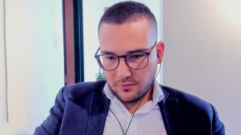 Snapshot of vito_ferrero chatting on 03/06/25, 03:56 Vito Ferrer online show from 03/06/25, 03:56
