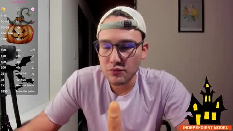 Vito Ferrer online show from 10/25/25, 01:13