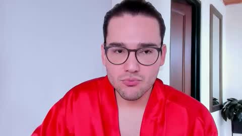 Vito Ferrer online show from 11/12/25, 04:29