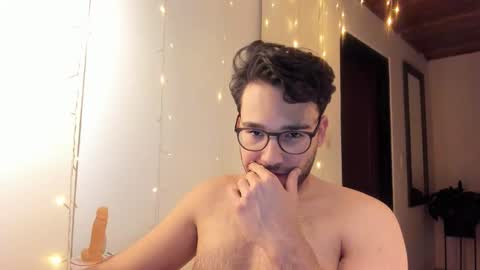 Vito Ferrer online show from 12/18/25, 02:17