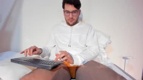 Vito Ferrer online show from 01/11/26, 12:43