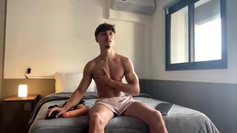 Snapshot of vitoraugustoxxx chatting on 10/01/25, 09:48 vitoraugustoxxx online show from 10/01/25, 09:48