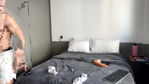 Snapshot of vitoraugustoxxx chatting on 10/17/25, 11:46 vitoraugustoxxx online show from 10/17/25, 11:46