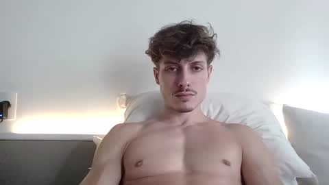 Snapshot of vitoraugustoxxx chatting on 10/26/25, 07:09 vitoraugustoxxx online show from 10/26/25, 07:09