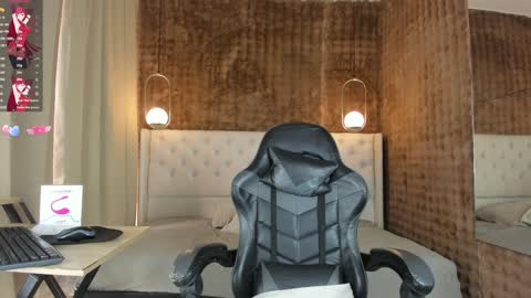 VittaaaPlease help me with your thumbs up its important  online show from 01/13/25, 01:17