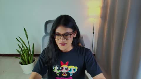 VittaaaPlease help me with your thumbs up its important  online show from 11/13/25, 12:42