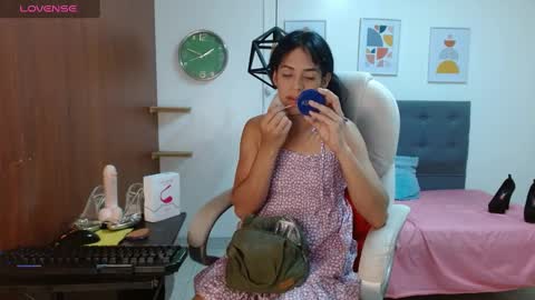 Snapshot of vittoria_lombardi07 chatting on 01/11/25, 10:51 VITTORIA online show from 01/11/25, 10:51