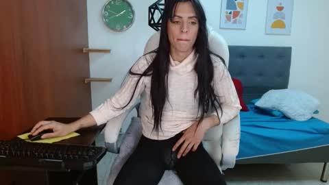 Snapshot of vittoria_lombardi07 chatting on 02/09/25, 01:14 VITTORIA online show from 02/09/25, 01:14