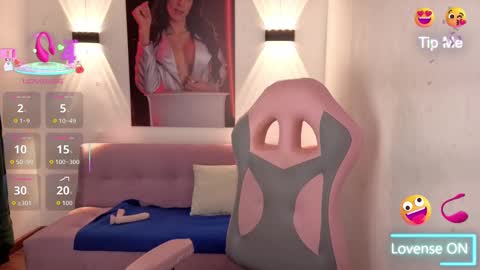 Snapshot of vittoria_lombardi07 chatting on 09/10/25, 08:14 VITTORIA online show from 09/10/25, 08:14