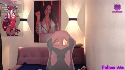 Snapshot of vittoria_lombardi07 chatting on 10/19/25, 08:15 VITTORIA online show from 10/19/25, 08:15