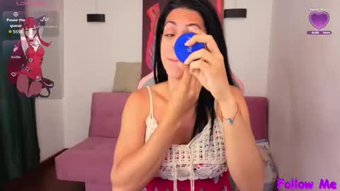 Snapshot of vittoria_lombardi07 chatting on 12/16/25, 08:08 VITTORIA online show from 12/16/25, 08:08