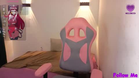 Snapshot of vittoria_lombardi07 chatting on 12/18/25, 07:14 VITTORIA online show from 12/18/25, 07:14