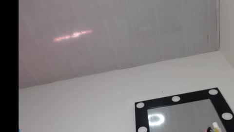 Snapshot of vittoria_romano chatting on 02/20/25, 02:18 vittoria online show from 02/20/25, 02:18