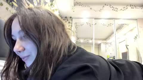 Snapshot of viverlove chatting on 11/09/25, 07:34 Viv online show from 11/09/25, 07:34