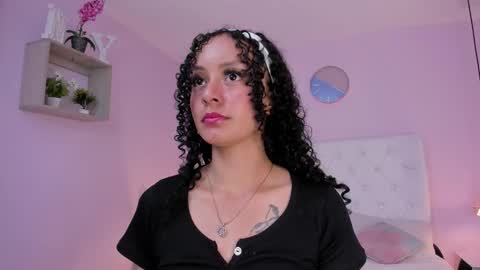 Vivi online show from 12/17/25, 03:34