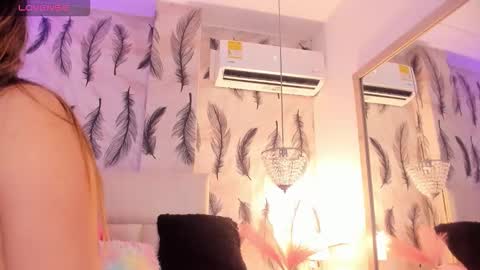 Viviana  online show from 11/10/25, 12:20