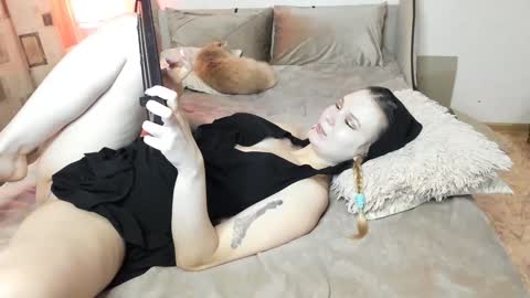 Snapshot of vivian_alison chatting on 01/31/25, 08:12 vivian_alison online show from 01/31/25, 08:12