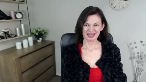 Vivian online show from 12/30/24, 03:57