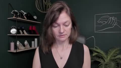 Vivian online show from 11/04/25, 06:56