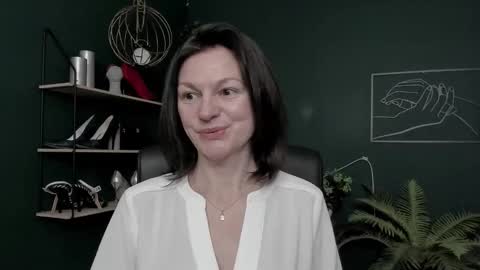 Vivian online show from 01/19/26, 06:39