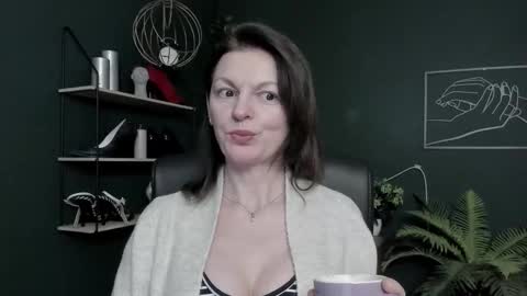 Vivian online show from 02/10/26, 07:01