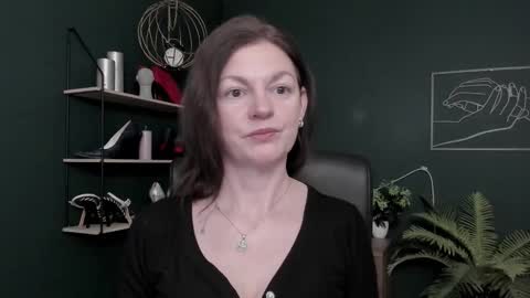 Vivian online show from 02/18/26, 09:38