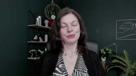 Vivian online show from 03/30/26, 05:52