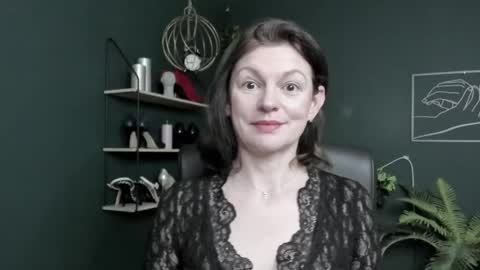 Vivian online show from 04/23/26, 06:47