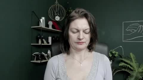 Vivian online show from 04/24/26, 06:05