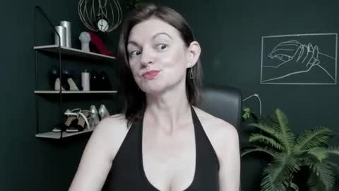 Vivian online show from 07/21/26, 05:54