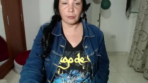 Snapshot of vivian_milf_paint chatting on 09/10/25, 03:06 vivian_milf_paint online show from 09/10/25, 03:06