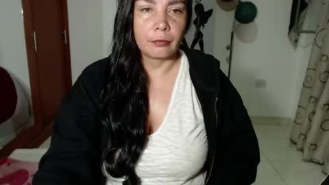 Snapshot of vivian_milf_paint chatting on 10/03/25, 04:31 vivian_milf_paint online show from 10/03/25, 04:31