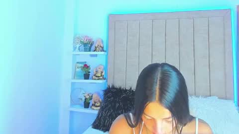 Snapshot of vivian_monroe chatting on 01/06/25, 12:13 Vivian Monroe online show from 01/06/25, 12:13