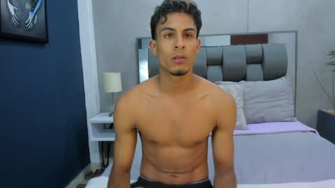 Vivian Mucks online show from 04/26/26, 03:59