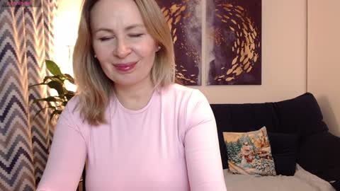 Vivian online show from 12/03/24, 06:17