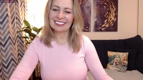 Vivian online show from 12/06/24, 06:28