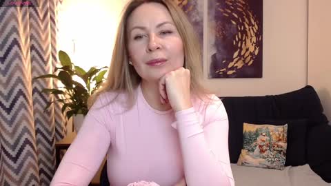 Vivian online show from 12/08/24, 05:11